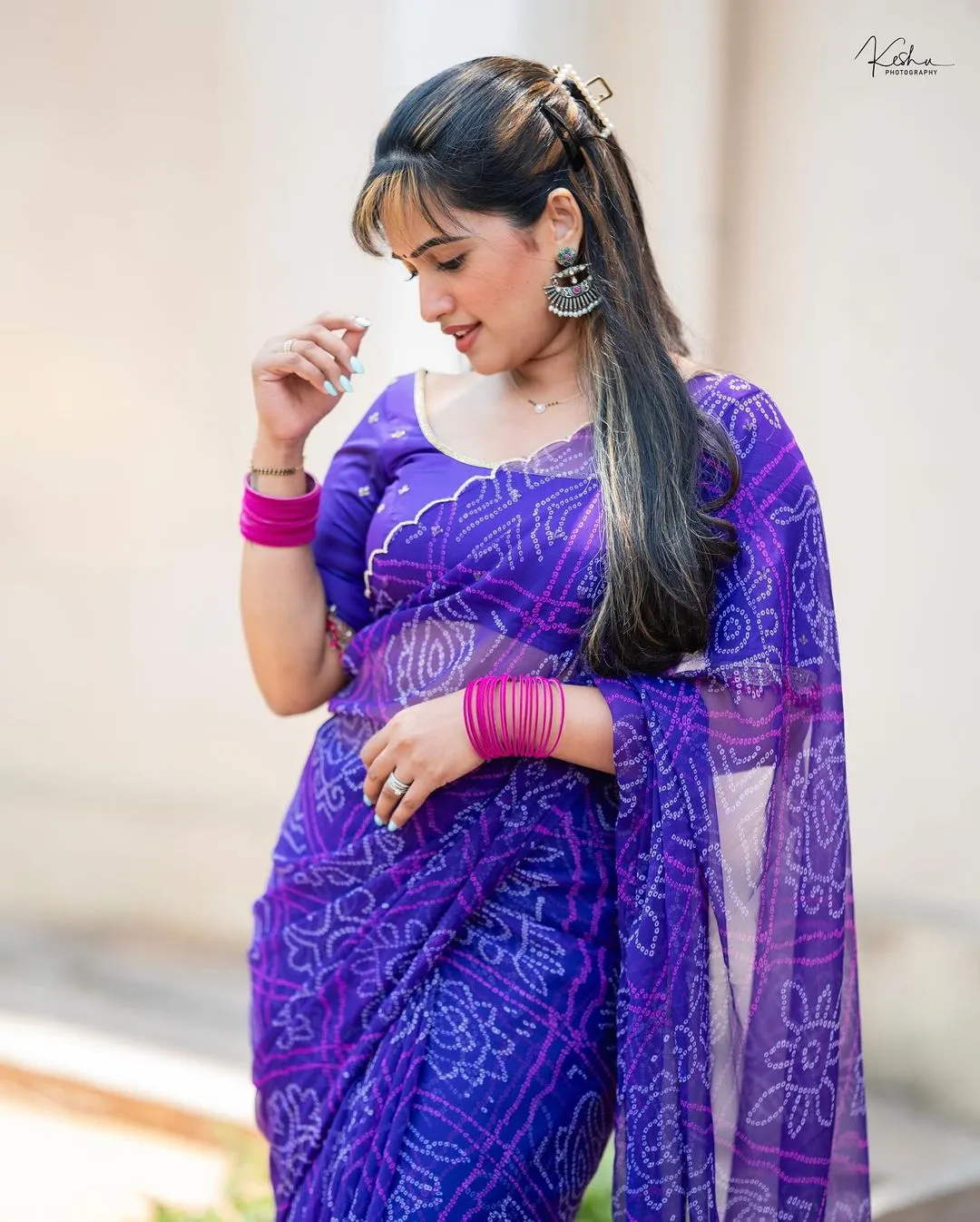 South Indian TV Actress Sravanthi Chokarapu Stills In Blue Saree